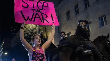 İsrail’de Netanyahu’nun Konutu Önünde Esir Takası Protestosu: Binlerce Kişi Ateşkes Çağrısı Yaptı
