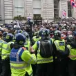 İngiltere’de Savaş Senaryoları: 150 Binden Fazla Aşırı Sağcı Londra Sokaklarında Gösteri Yaptı, Elon Musk Destek Verdi
