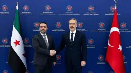 İsrail’in Tehditlerine Dikkat Çeken Dışişleri Bakanı Şeybani, Suriye’nin SDG ile Görüşmelerinde Tek Ordu Tek Bayrak ve Tek Vatanı Esas Aldığını Açıkladı
