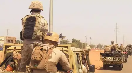 Nijerya'da Darbe Girişimi İddiasıyla 42 Asker Gözaltına Alındı