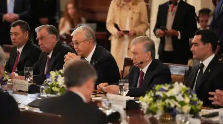 Trump, Nadir Elementler Konusunda Kazakistan, Kırgızistan, Tacikistan, Türkmenistan ve Özbekistan Liderleriyle Toplantı Yaptı