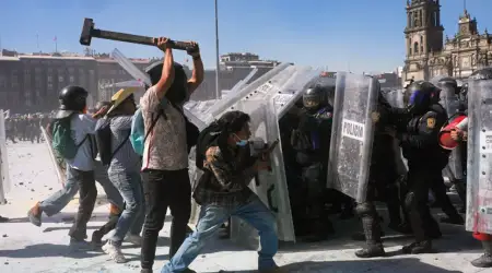 Meksika’da Hükümet Karşıtı Gençlik Protestolarında Çok Sayıda Yaralı ve Tutuklama Var