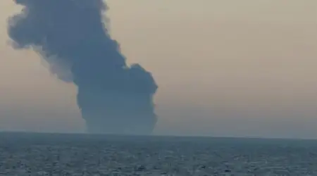 Karadeniz'de Yabancı Bandralı Petrol Yüklü İki Tankerde Patlama ve Yangın Çıktı, Patlamalar Mayın, Füze veya Drone Kaynaklı Olabilir