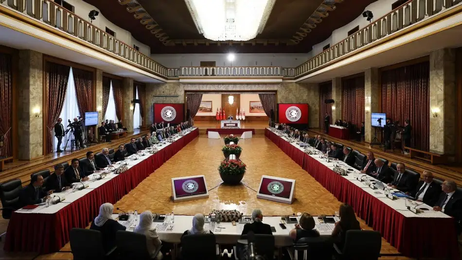 Milli Dayanışma, Kardeşlik ve Demokrasi Komisyonu Temsilcilerinin Öcalan’la Yaptığı Görüşme Tutanaklarının TBMM Komisyonu’nda Okunduğu Belirtildi