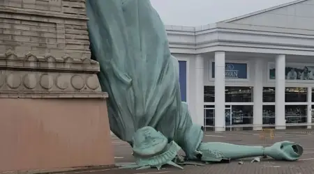 Brezilya’nın Özgürlük Heykeli Ülkedeki Rüzgâra Dayanamadı
