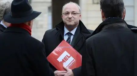 Fransa’da Lille Belediye Başkanı Yolsuzluk ve Rüşvet Suçlamasıyla Görevden Alındı, Hapis, Para ve Siyaset Yasağı Cezaları da Verildi