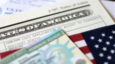 Trump ABD’deki Green Card Uygulamasını Süresiz İptal Etti