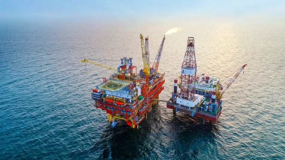 Çin Denizde 100 Milyon Ton Petrol Rezervi Buldu