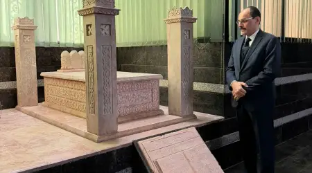 Daily Ummah Gazetesi MİT Başkanı Kalın’ın Farabi’nin Kabrini Ziyaretini Yorumladı