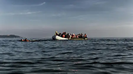 Göçmenleri Taşıyan Tekne Gambiya Açıklarında Battı: Çok Sayıda Ölü ve Kayıp Var