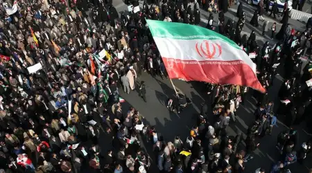 ABD Sürekli İran Rejimi’ni Tehdit Ederek Ülke Çapında Eylem Yapan İranlıları İşbirlikçi Konumuna Düşürüyor