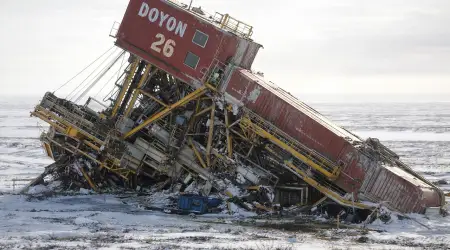 ABD’de Dev Petrol Sondaj Platformu Çökerek Parçalandı