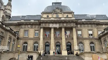 İslam Peygamberine Nefret Kusan Samuel Paty’nin Öldürülmesi ile İlgili Temyiz Duruşması Başladı