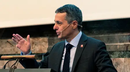 İsviçreli 25 Avukat Soykırıma Yardım Ettiği için Dışişleri Bakanı Cassis’i UCM’ye Şikayet Etti