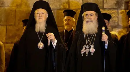 Yabancı Diplomatlarla Toplantı Yapan Kudüs Ortodoks Patriği İsrail’in Hristiyanlara da Saldırdığını Söyledi