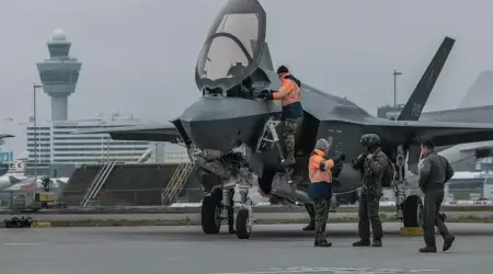 Hollanda Savunma Bakanı ABD’nin En Güvenli Savaş Uçağı Olarak Pazarladığı F-35’lerin Yazılımının Kırılabileceğini Açıkladı