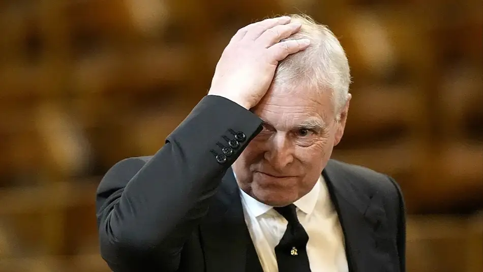 Epstein Dosyasında Suçlanan İngiltere Kraliyeti'nin Prensi Andrew Gözaltına Alındı