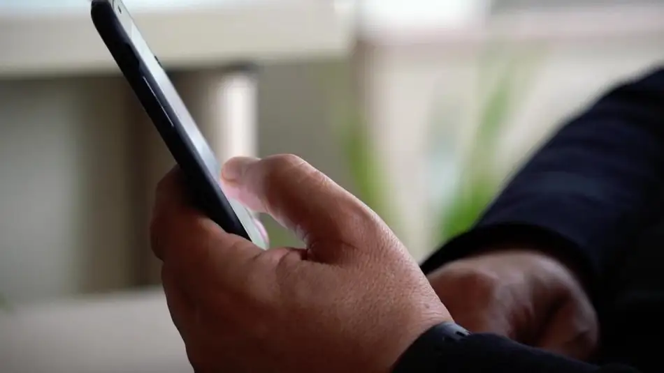 İran’da On Binlerce Kişiye Ait Telefonlara ‘Trump Eylem Adamıdır’ Şeklinde SMS Gönderildi