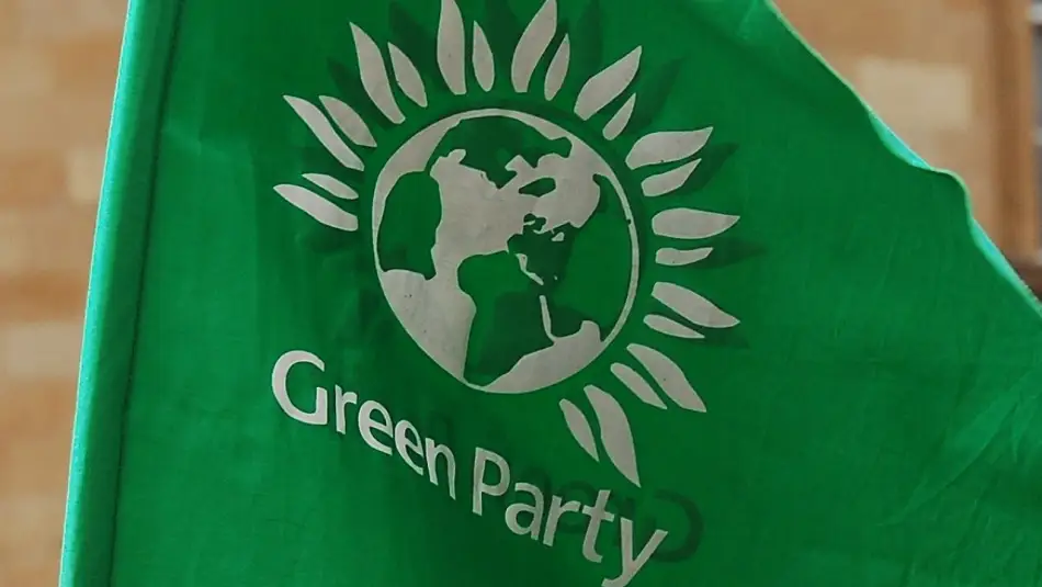 İngiltere’deki Ara Seçimden Siyonizm ve İsrail Karşıtı Yeşiller Büyük Bir Zaferle Çıktı