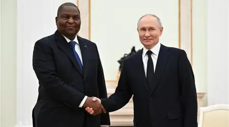 Orta Afrika Cumhuriyeti Başkanı Rusya ile Daha Yakın İlişkiler Kurma Sözü Verdi