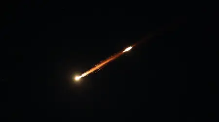 İran Füzeleri Nedeniyle İsrailliler Havaalanlarına ve Sığınaklara Kaçıyor