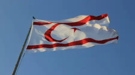 Kıbrıs’taki İngiliz Üssü’nün Güvenlik Tehdidi Olduğunu Belirten Halk Sokaklara Döküldü