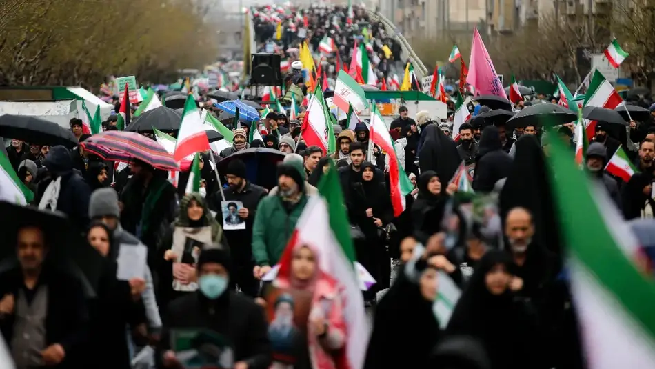 ABD ve İsrail Bombardımanına Rağmen Kudüs Günü Vesilesiyle İran Halkı Tahran Meydanlarını Doldurdu, Gösteriye Cumhurbaşkanı Pezeşkiyan da Katıldı