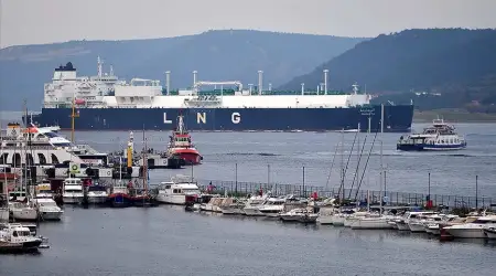 İran Savaşı Enerji Piyasalarını Sarstı: LNG Riski Büyüyor