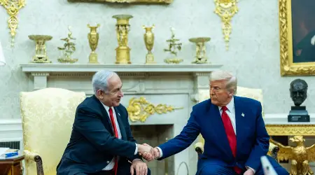 Netanyahu ve ABD’deki Siyonist Lobi İran’da Ayaklanma Çıkararak Rejimi Devirebileceklerini Söyleyerek Trump’ı Kandırmışlar