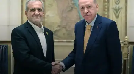 Cumhurbaşkanı Erdoğan’a Teşekkür eden Pezeşkiyan: “Kardeş Türk Milleti Uzun Yıllardır İslam Ümmetiyle Dayanışmada Önemli Bir Rol Üstlenmiştir, Bu Şerefli Yola Birlikte Devam Edeceğiz”