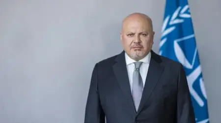 İsrail ve ABD’nin Hedefindeki UCM Hakimi Karim Han Cinsel Taciz Suçmalarından Tamamından Hakimlerin Oybirliği ile Beraat Etti