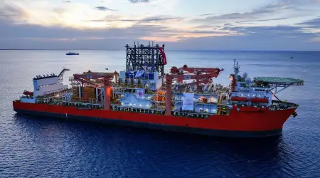 Somali’de Enerji Devrimi: Çağrı Bey Sondaj Gemisi Mogadişu’da Törenle Karşılandı