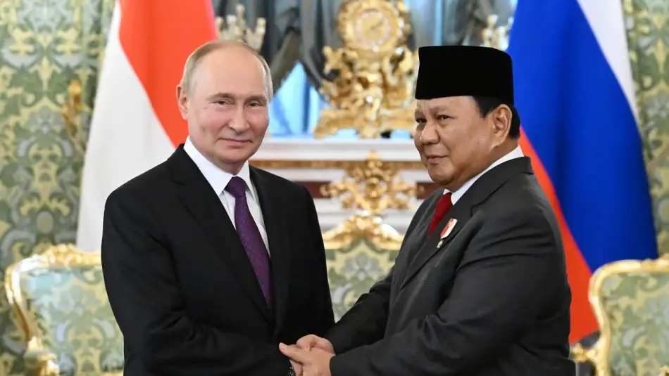 Endonezya Savunma Bakanı ABD ile İşbirliği Anlaşması İmzaladığı Sırada Cumhurbaşkanı Subianto Moskova’da Putin’le Birlikteydi