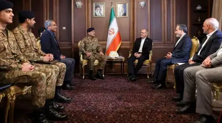 Pakistan Genelkurmay Başkanı Munir ile Görüşen Pezeşkiyan: “İran Tüm Müslüman Ülkelerini Kardeş Olarak Görüyor, İslam Ümmeti Birlik İçinde Olmalı”