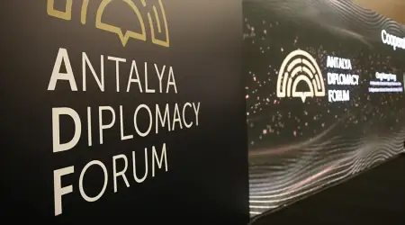 Der Spiegel: Türkiye Kendi Küresel Düzeni İçin ADF Konferansını Oluşturdu ve Oldukça Başarılı Şekilde Gidiyor