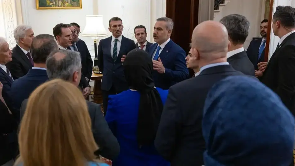 İki Ülke Savunma, Teknoloji ve Güvenlik İşbirliğini Üst Seviyeye Çıkaracak: Bakan Fidan Londra’da Stratejik İmzalar Attı