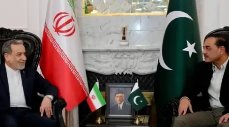 Pakistan Genelkurmay Başkanı Münir Devrede, İslamabad’da Arakçi’yi Ağırlıyor