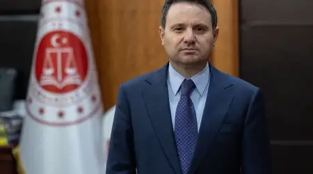 Adalet Bakanı Gürlek, Daha Öngörülebilir ve Güvenilir Olmak için Yabancı Yatırımcıların Önündeki Hukuki Belirsizliklerin Kaldırılacağını Açıkladı