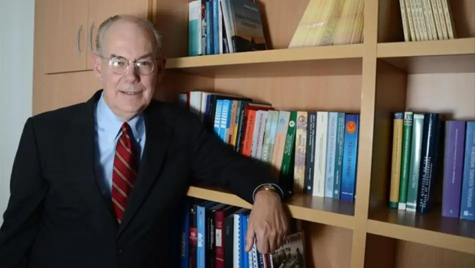 Chicago Üniversitesi Profesörü John Mearsheimer: İsrail Boynumuza Dolanmış Devasa Bir Yılan