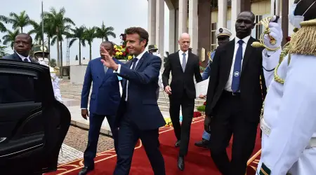 Fransa’nın Yeni Afrika Stratejisi: Yardımdan Eşit Yatırım Ortaklığına