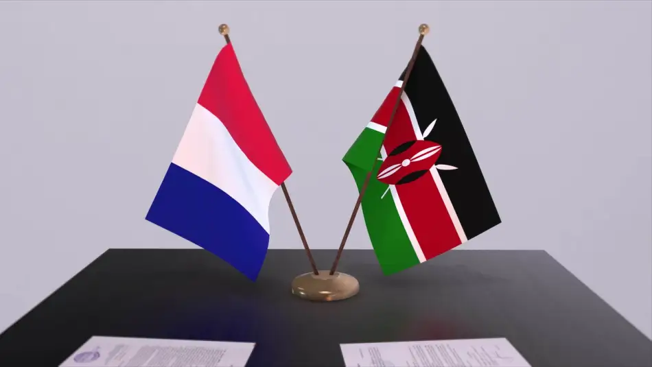 Macron Kenya’ya Gitti, Çok Sayıda Kenyalı Ülkenin Çıkarlarının Sömürgeci Güçlere Tabi Kılınamayacağını Söyleyerek Tepki Gösterdi