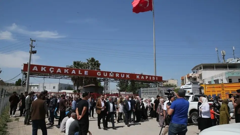 Akçakale Sınır Kapısı 12 Yıl Sonra Geçişlere Açıldı