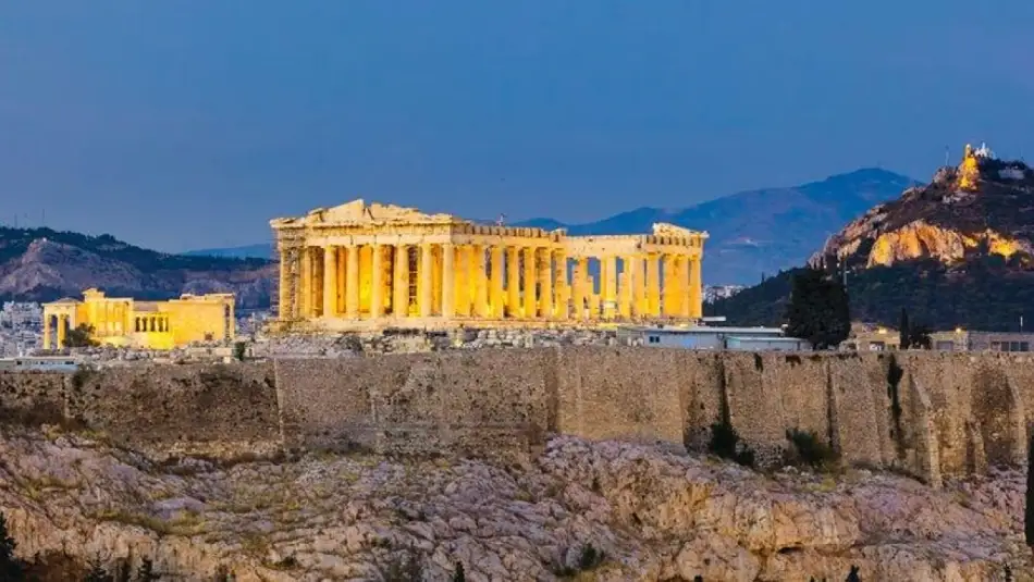 Bir AB Yetkilisi Borç Batağındaki Yunanistan’ın Akropolis’i Satmasını Önerdiği Ortaya Çıktı