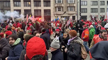 Belçika’da Onbinlerce Çalışan Hükümeti Protesto İçin Sokaklardaydı