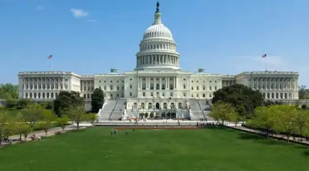 ABD Senatosu Trump’ın Savaş Yetkilerini Kısıtlamak İçin Yeni Bir Adım Attı