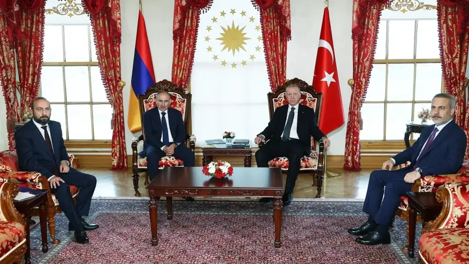 Pazar Günü Seçime Girecek Olan Başbakan Paşinyan Cumhurbaşkanı Erdoğan ile Görüştü