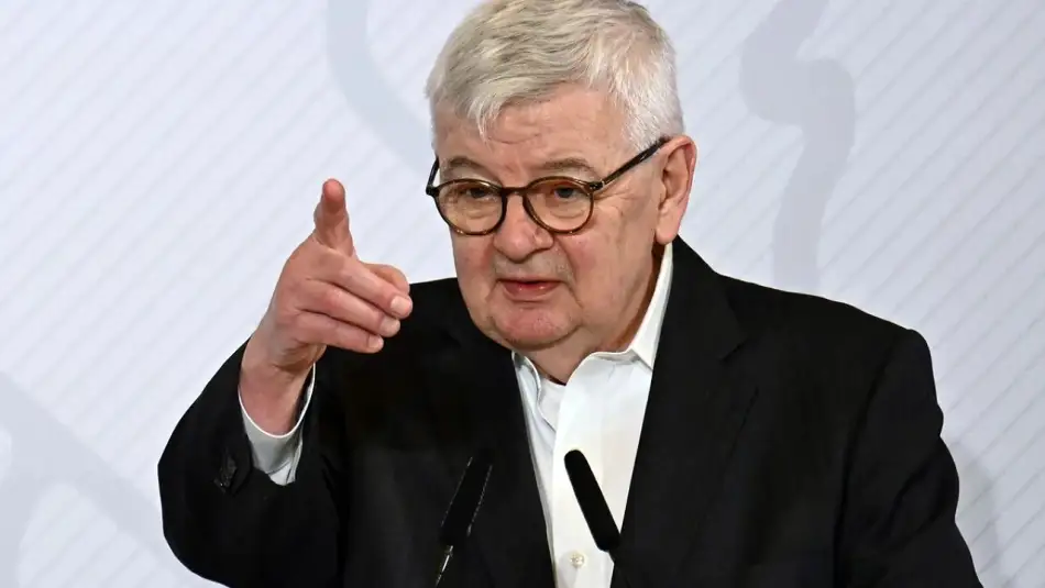 Almanya’nın Eski Dışişleri Bakanı Joschka Fischer: ABD NATO’yu Dağıtırsa Almanya ve Türkiye Güçlerini Birleştirmeli