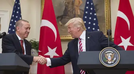 Trump, Türkiye’ye F-35 Verecek misiniz Sorusuna Erdoğan’ı Ne Kadar Sevdiğini Söyleyerek Cevap Verdi