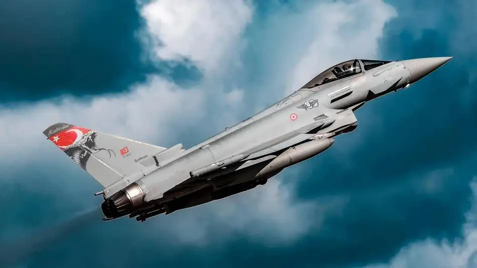 Türkiye’nin Tedarik Ettiği Eurofighter’lar İlk Kez Türk Bayrağı ile Havalandı