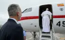 Papa’nın Uçağı İspanya’da Teknik Arıza Yapınca İspanya Başbakanı’nın Uçağıyla Vatikan’a Döndü